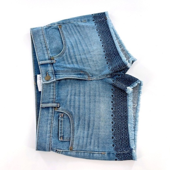 Loft Frayed Denim Cut Off Shorts Embroidery Size 26/2 - Picture 7 of 12